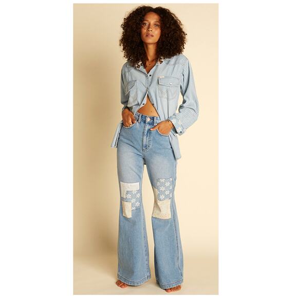 Billabong x Wrangler Patch Flare Jeans Size 25 - Picture 1 of 14